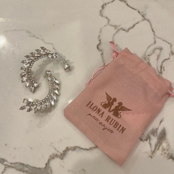 iloniti Ear Crawler Earrings - Picture 5 of 5